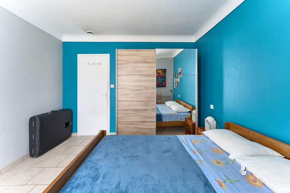 Maison avec vie de plain-pied - 4 chambres - Terrain de plus de