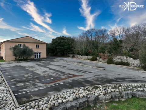   Ensemble immobilier de 550m² sur un terrain de 3650m² à 