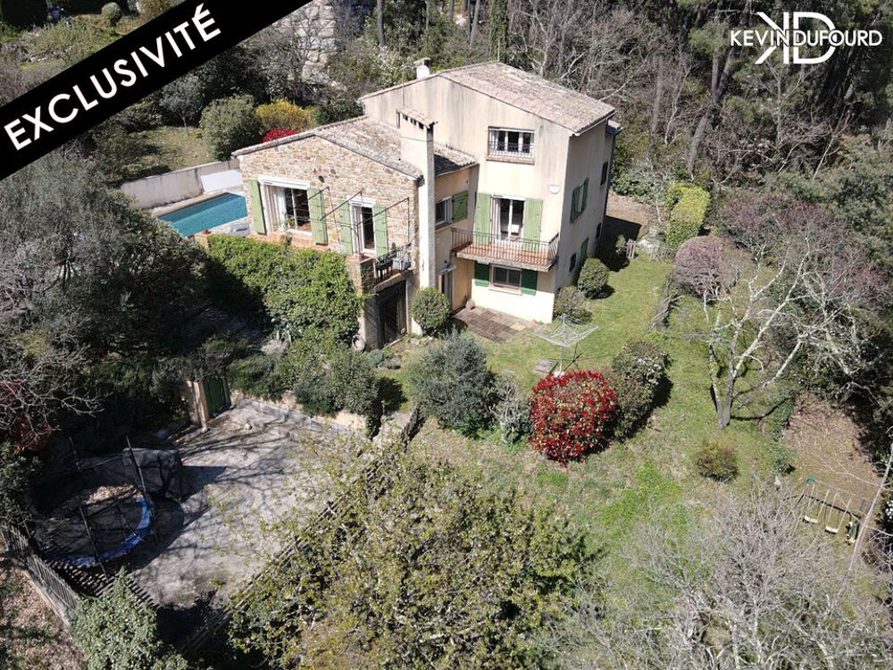 Maison 7 pièces 200 m² · à Ucel · 200 m² · 325 000 €