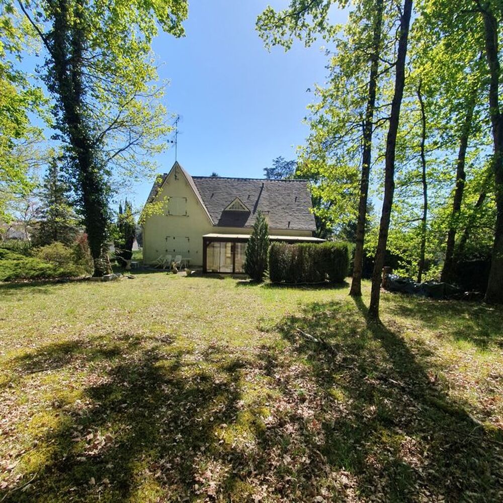MAISON 213M2 4 CHAMBRES SUR UN TERRAIN 9454M2