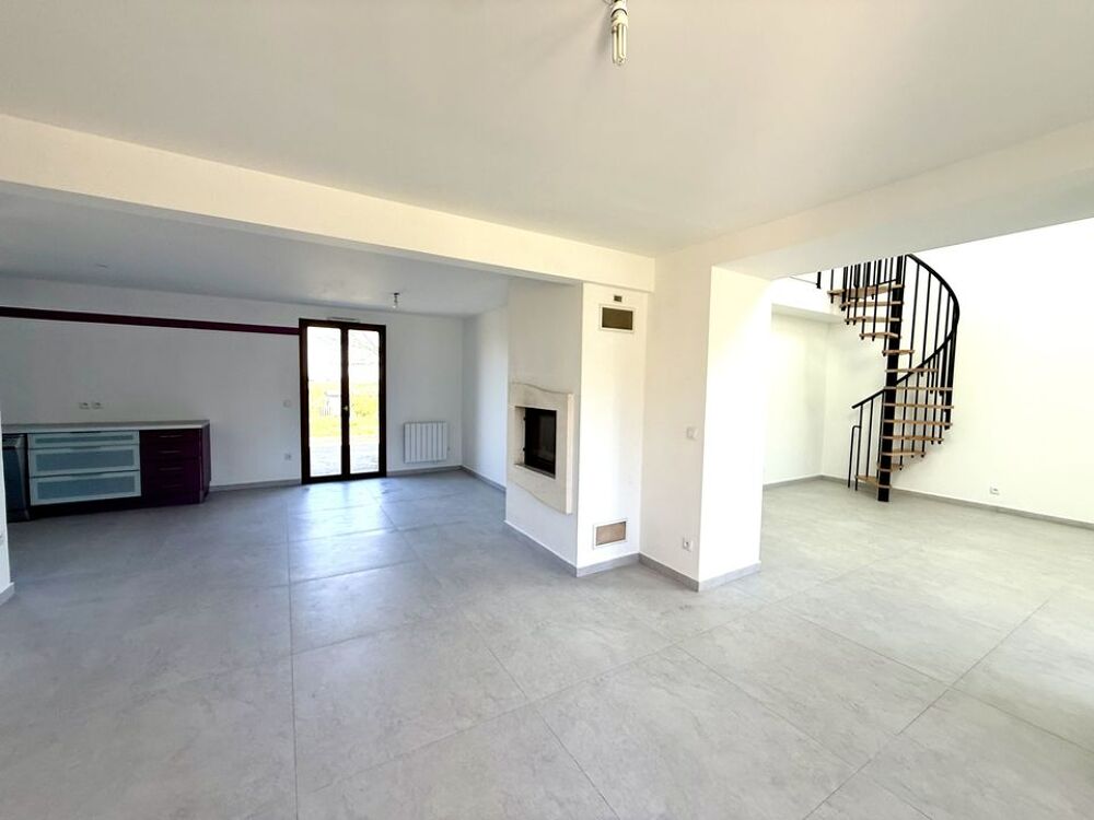 Maison moderne, grand terrain avec vue campagne à 5min de