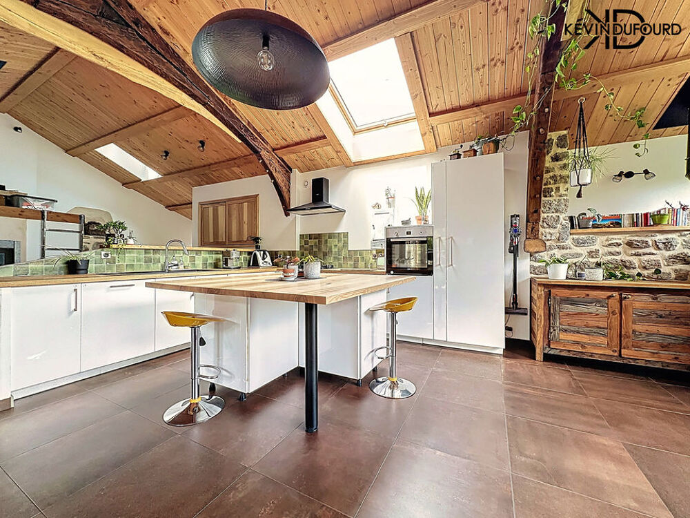 Vente Maison Maison avec gîte de 140m²  sur un terrain de 1,9 Hectares à Montpezat sous bauzon