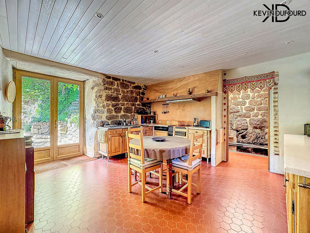 Mas de 350m² sur un terrain de 3300m² à THUEYTS