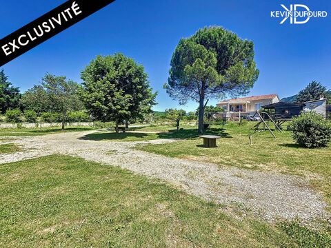   Ensemble immobilier de 200m� sur un terrain de 3000m� � Maison - 7 pi�ce(s) - 200 m�
