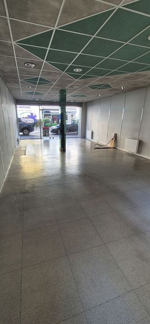 7L4 - Local Commercial &agrave; louer &agrave; PROVINS 1500 77160 Provins