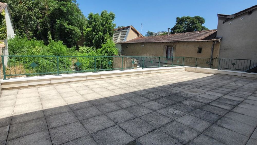 Location Appartement FONTAINES-SUR-SAÔNE - T4 de 118 m² avec terrasse, cave et Fontaine sur saone