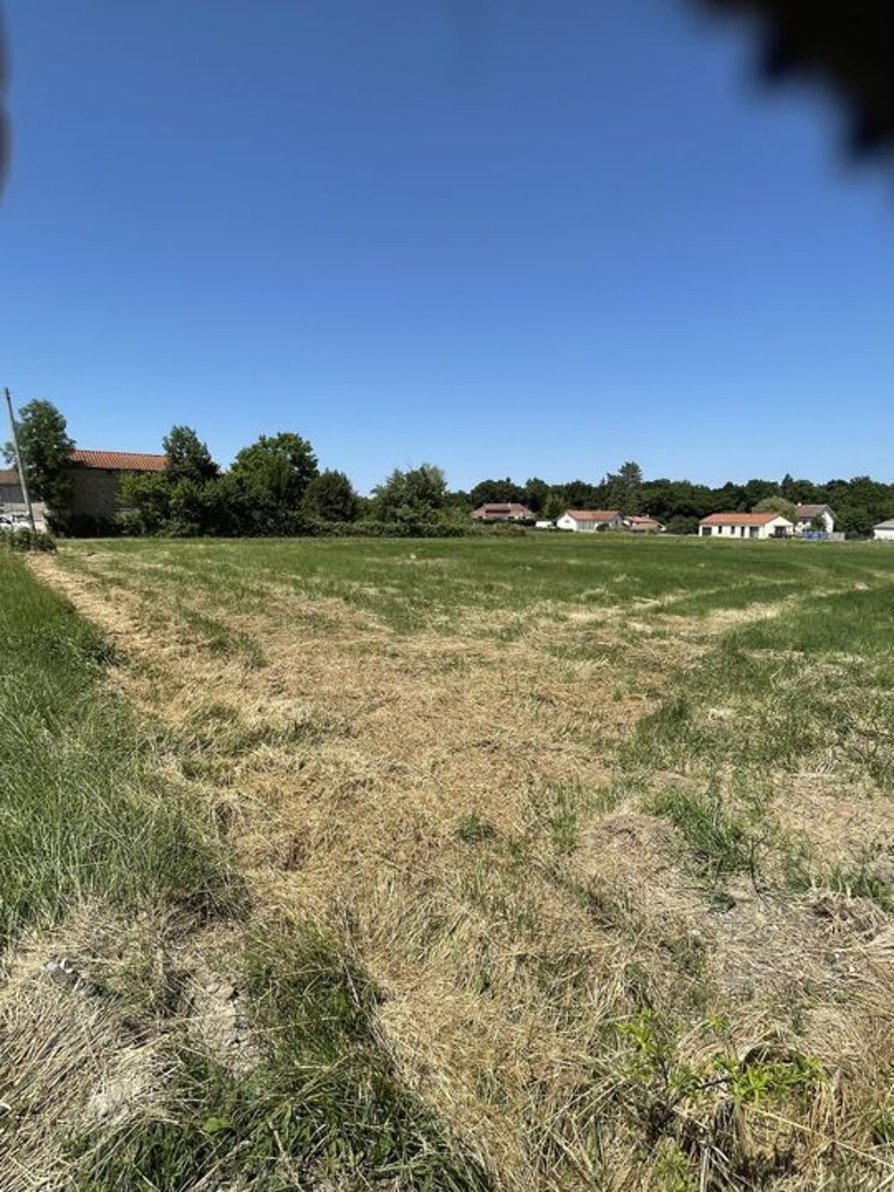 Vente Terrain MAGNIFIQUE TERRAIN PLAT Commune de BRUGHEAS 03 700 Brugheas