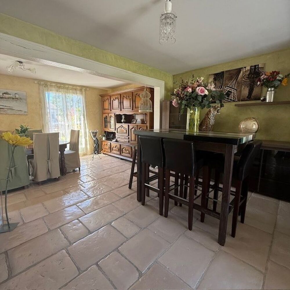 Maison familiale 6 pièces - 140 m² - Terrain 680 m² - sous
