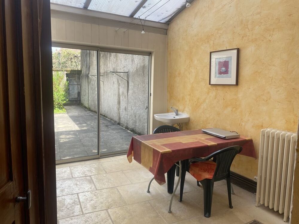 Maison de ville avec cour sans travaux