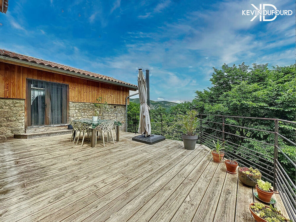 Vente Maison Maison avec gîte de 140m²  sur un terrain de 1,9 Hectares à Montpezat sous bauzon
