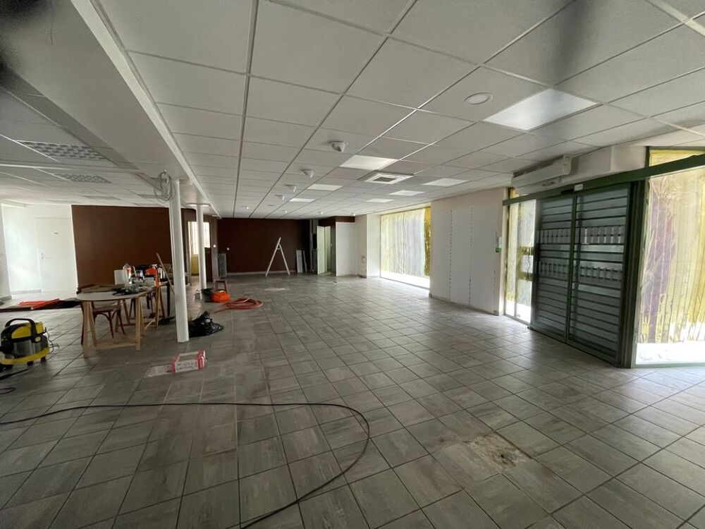 Prix en forte baisse - Local commercial avec Appt et grange -