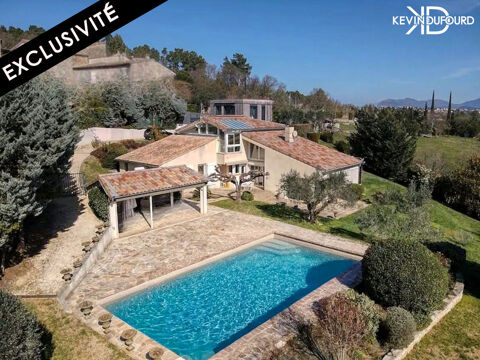   Villa avec studio : 285m� sur un terrain de 4150m� � SAINT Maison - 11 pi�ce(s) - 285 m�