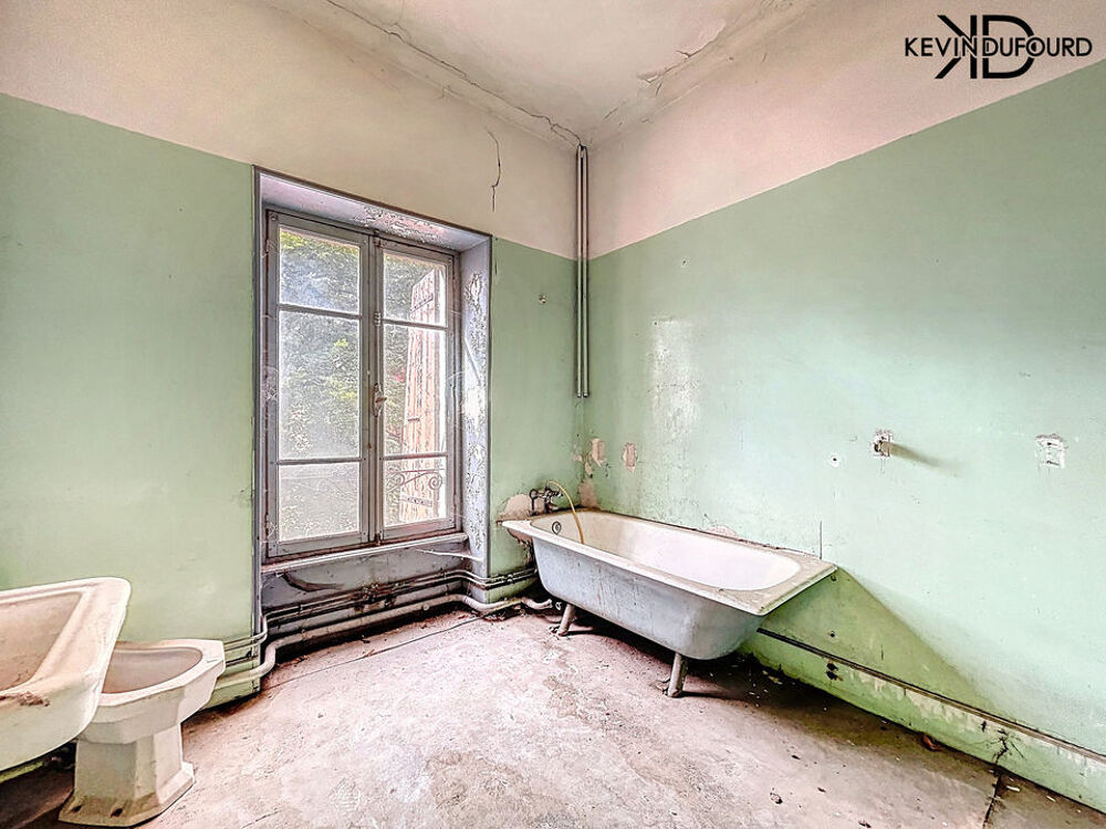 Vente Maison Maison de ville A RENOVER 110m² + terrasse de 140m² à VALS Vals-les-bains