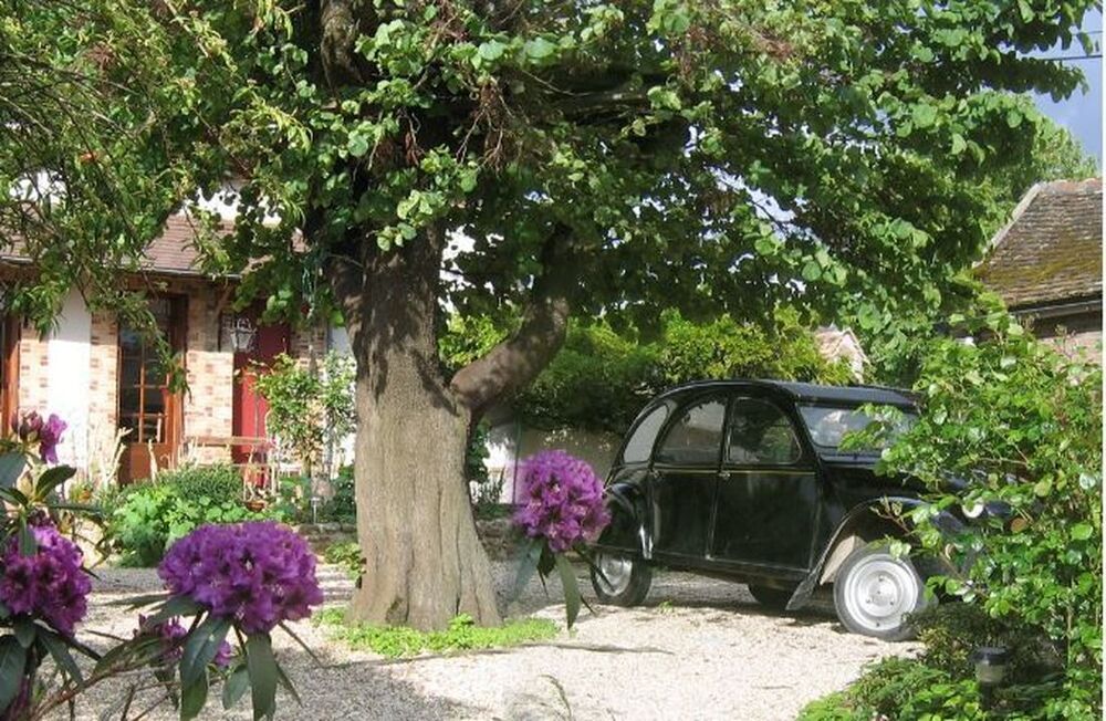 Deux maisons pour la même propriété, ancien prieuré, entre