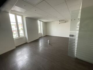  Immeuble à vendre 14 pièces 235 m²
