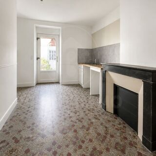  Immeuble à vendre 6 pièces 110 m²
