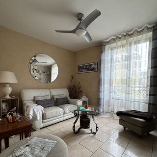  Appartement à louer 3 pièces 65 m²