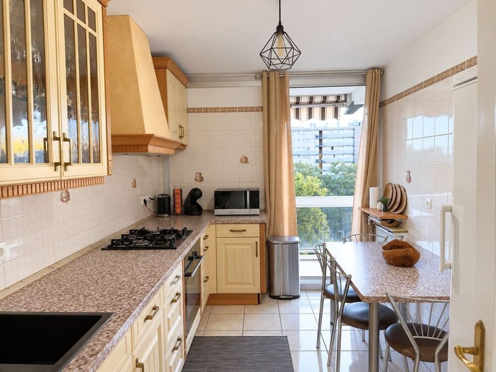 Vente Appartement LYON 8 - T4 93,84 m² - 7ème  ÉTAGE  - GRAND BALCON 20 M² - Lyon 8