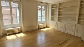  Appartement à louer 4 pièces 118 m²