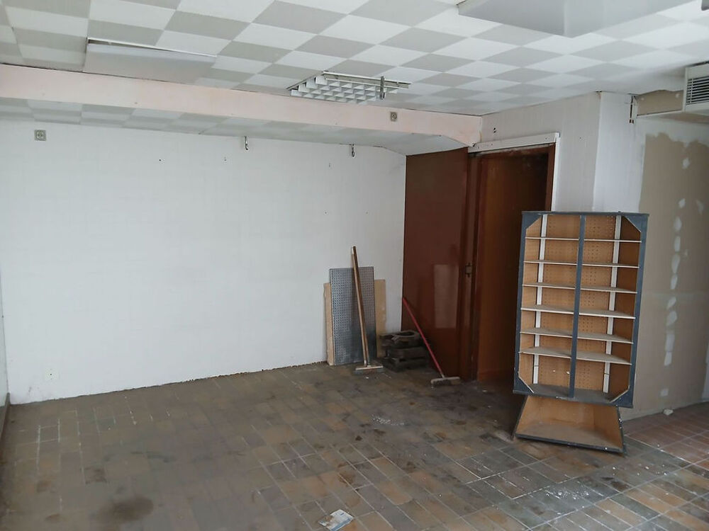 STE TULLE, MAISON DE VILLE COMPOSEE D'UN LOCAL COMMERCIAL &