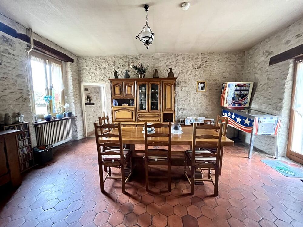Briarde dans le Montois à vendre.