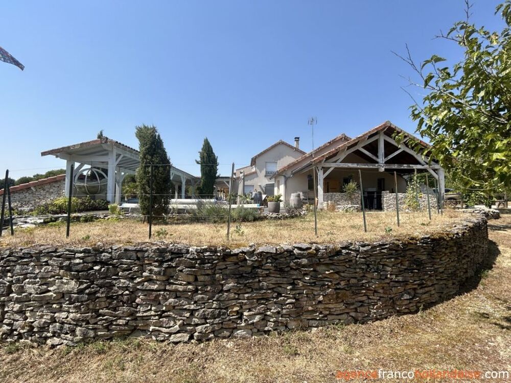 Villa de plain-pied, gîte, piscine et 4,2 ha