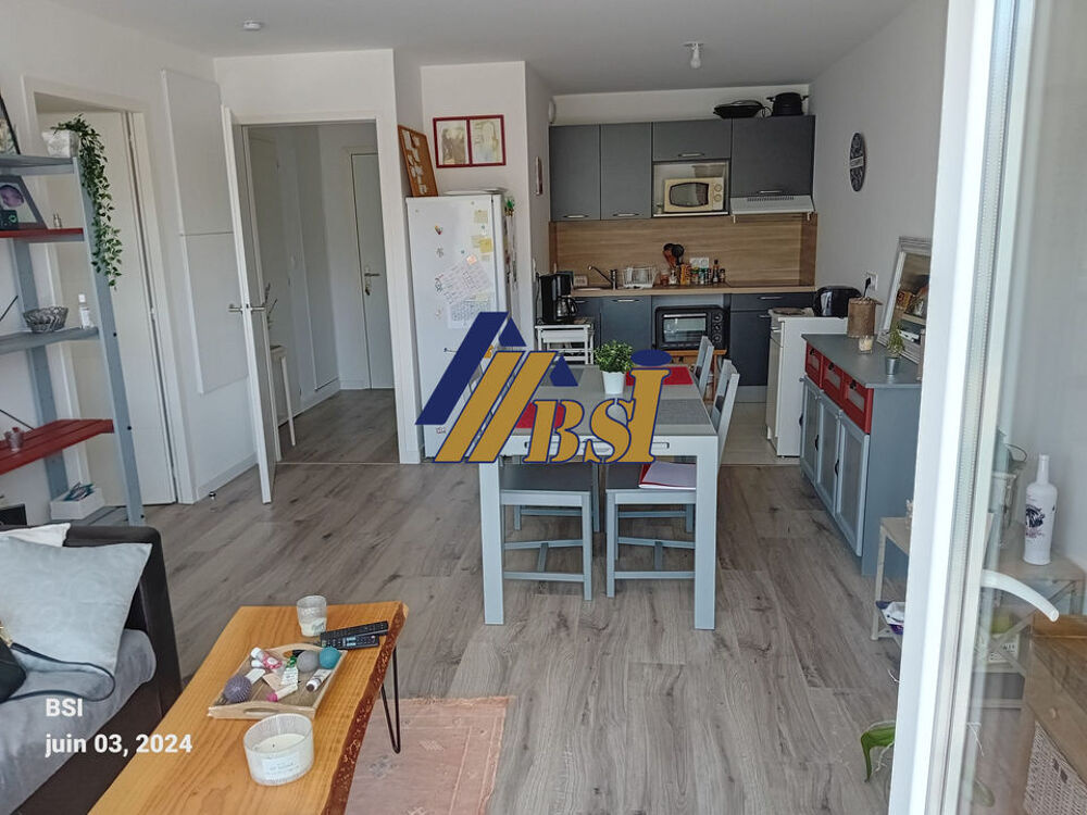 Location Appartement A BREST A LOUER QUARTIER KERUSCUN T2 AVEC TERRASSE ET PLACE DE Brest
