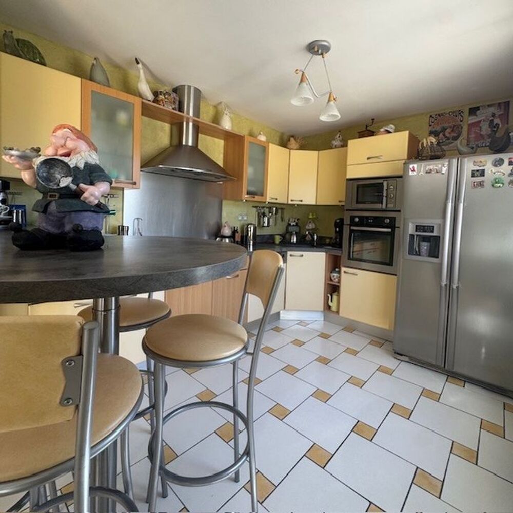 Maison familiale 6 pièces - 140 m² - Terrain 680 m² - sous