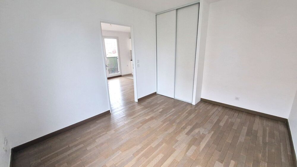 SUPERBE T2 ECULLY AVEC BALCON ET PARKING SOUS-SOL