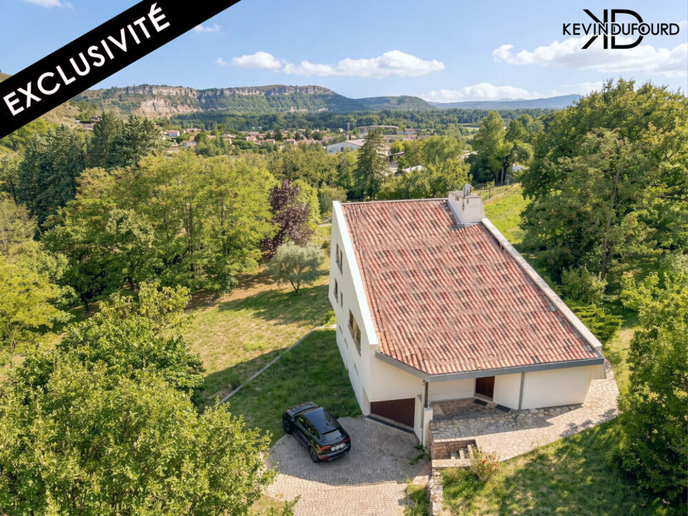 Maison de 220 m² sur un terrain de 3.800 m² à SAINT PRIVAT