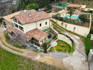  Maison  vendre 10 pices 250 m
