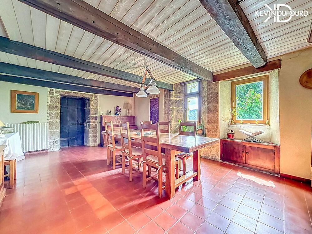 Mas de 350m² sur un terrain de 3300m² à THUEYTS