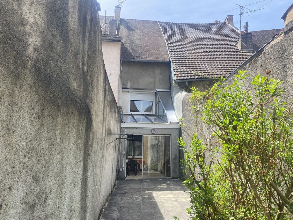 Maison de ville avec cour sans travaux