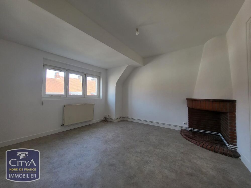 Saint-Omer centre ville appartement comprenant : hall d'....