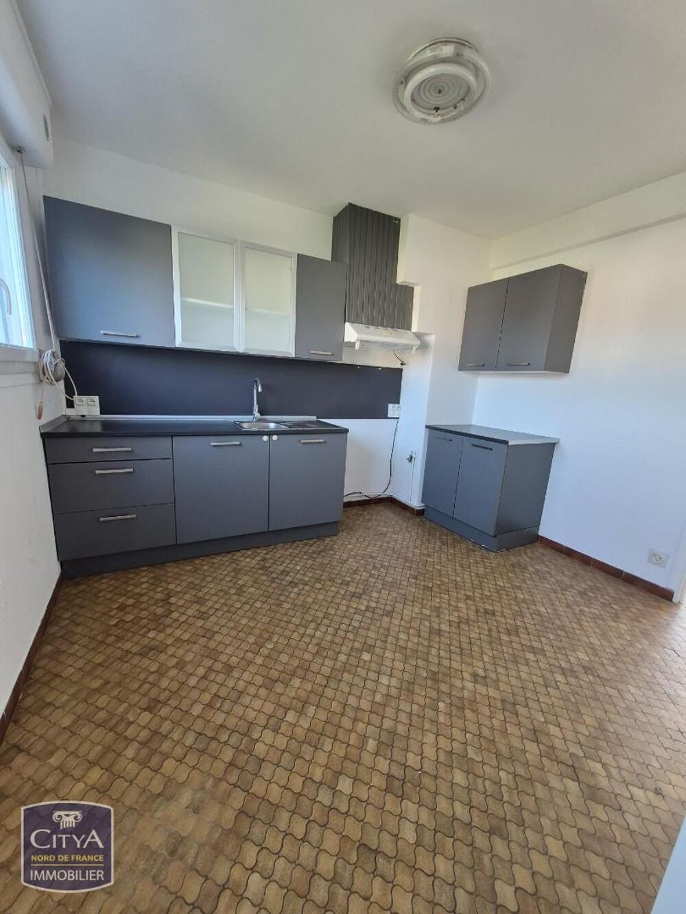 Location Maison MAISON AVEC 3 CHAMBRES JARDIN ET GARAGE Proville