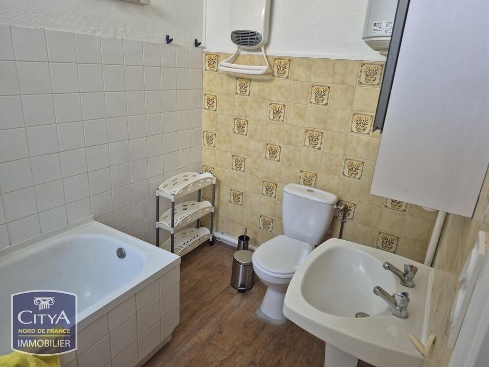 Studio meublé en Rez de chaussée donnant sur l arrière e....