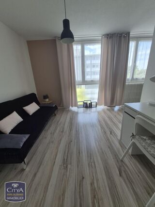  Appartement à louer 4 pièces 77 m²