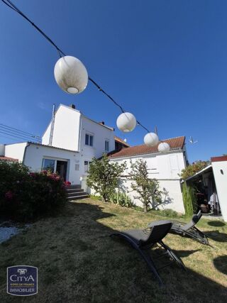  Maison à louer 4 pièces 156 m²