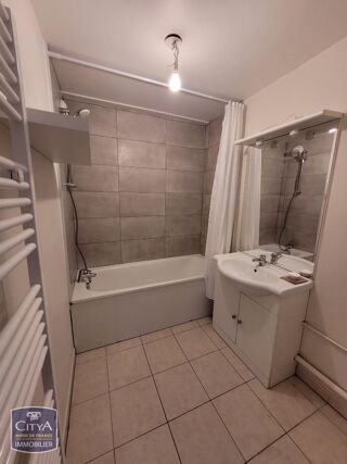  Appartement à louer 3 pièces 49 m²