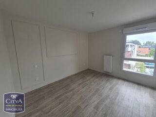  Appartement à louer 4 pièces 91 m²