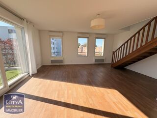  Appartement à louer 4 pièces 104 m²