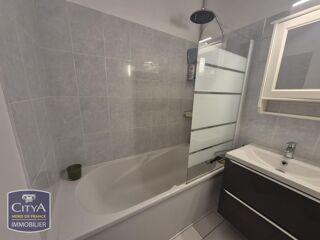  Appartement à louer 3 pièces 74 m²