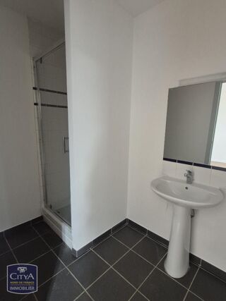  Appartement à louer 4 pièces 84 m²