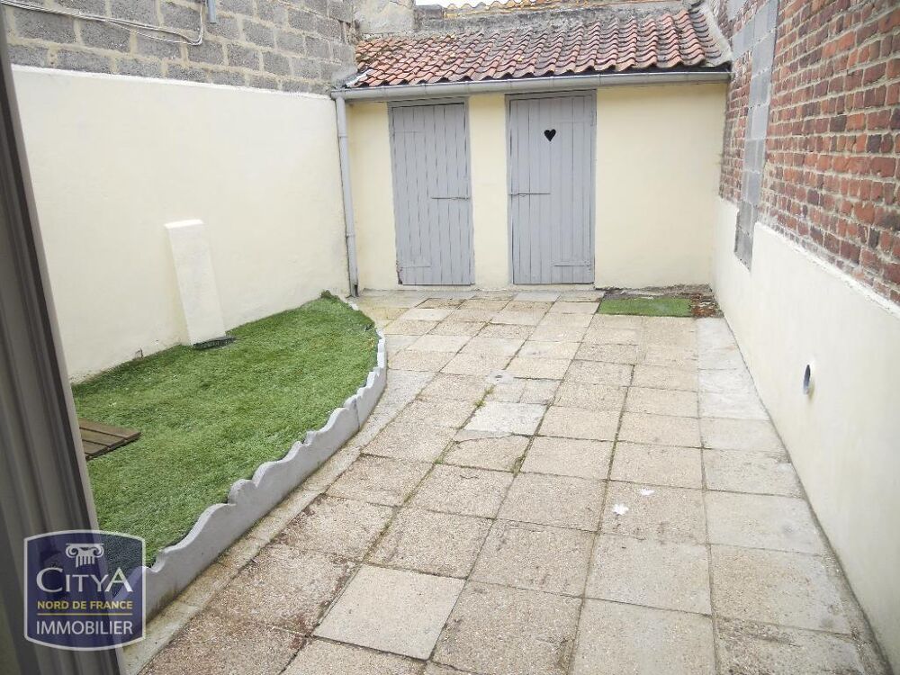 JOLIE MAISON rénovée sur BLENDECQUES comprenant : un séj....