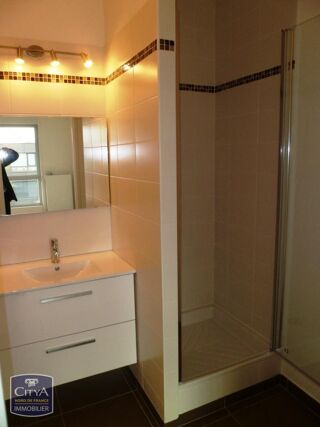  Appartement à louer 1 pièce 34 m² Lille