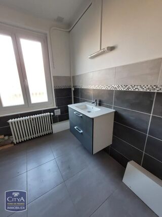  Appartement à louer 4 pièces 135 m²