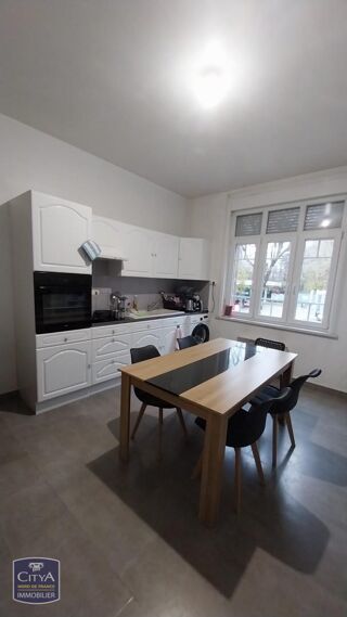  Appartement à louer 4 pièces 85 m²