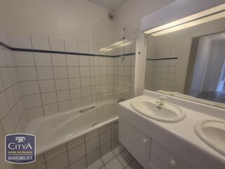  Appartement à louer 3 pièces 66 m²
