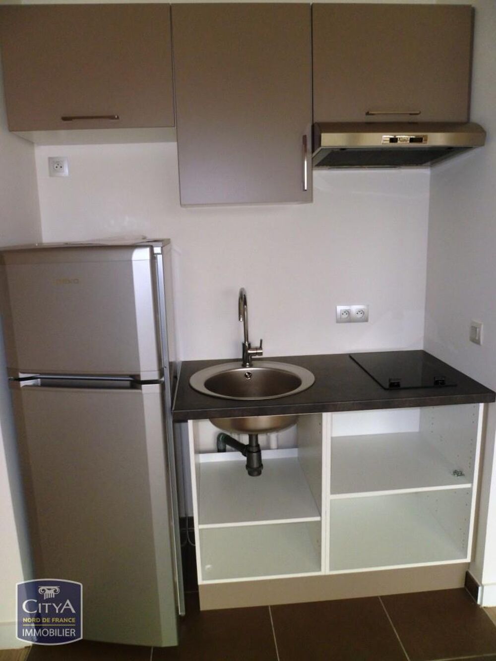 STUDIO PORTE DE VALENCIENNES RESIDENCE RECENTE SECURISEE
