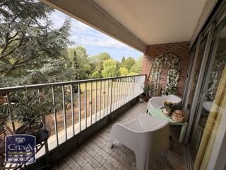  Appartement à louer 4 pièces 111 m²